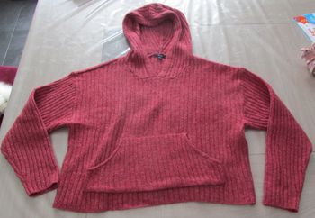 Pull à capuche court Kiabi Taille M