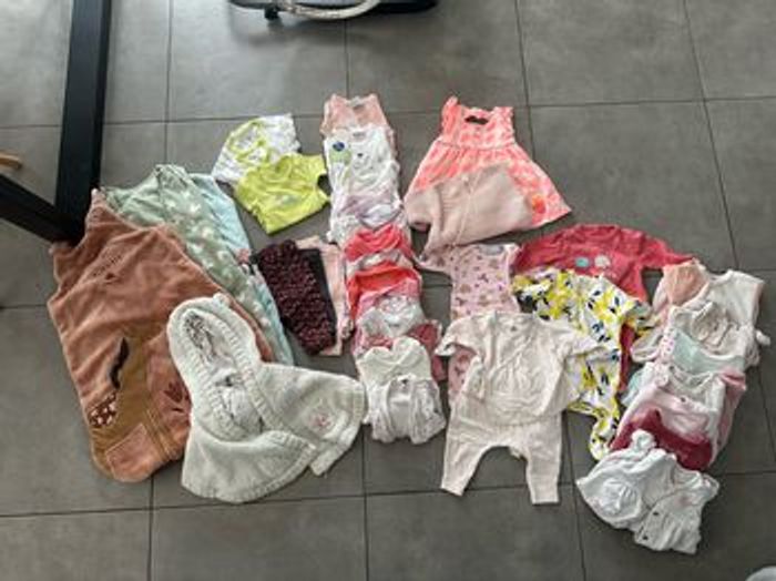 Lot bébé fille naissance / 1 mois