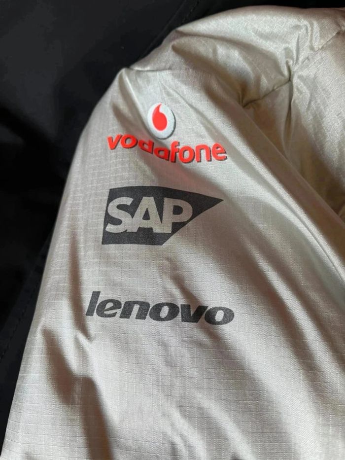 Veste Vodafone McLaren Mercedes F1 Team Taille S pour femme - photo numéro 6