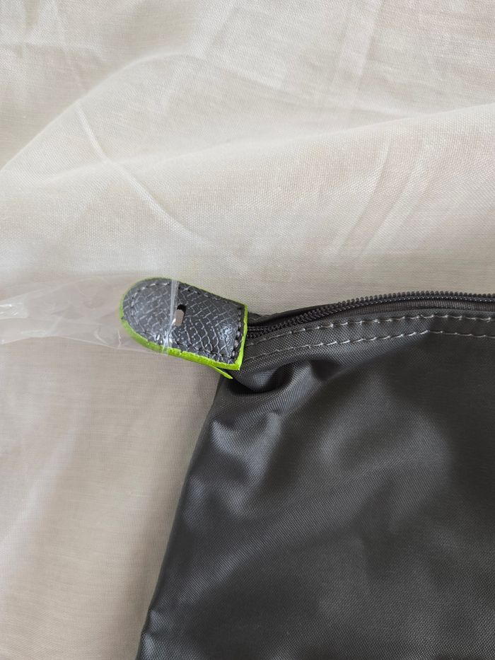 Grand sac de voyage Longchamp Le Pliage type L gris - photo numéro 2