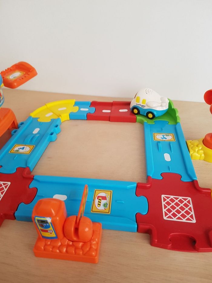 VTech Circuit interactif et avion Mon aéroport interactif Tut tut bolides - photo numéro 8