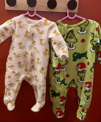 Lot de 2 pyjamas bébé 9 mois Roi lion et Grinch
