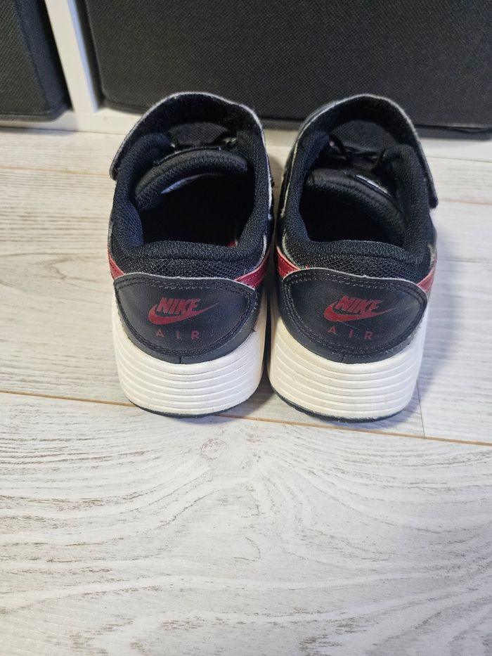 Basket Nike Air max taille 34 - photo numéro 3