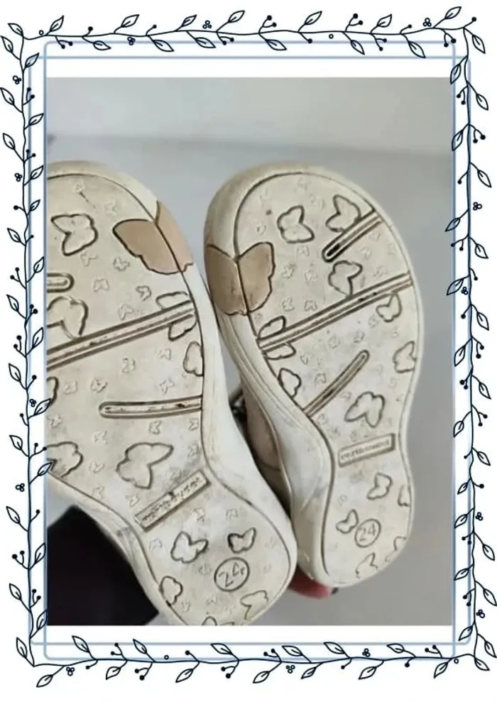 chaussures vertbaudet enfant, taille 24, quelques tâches - photo numéro 3