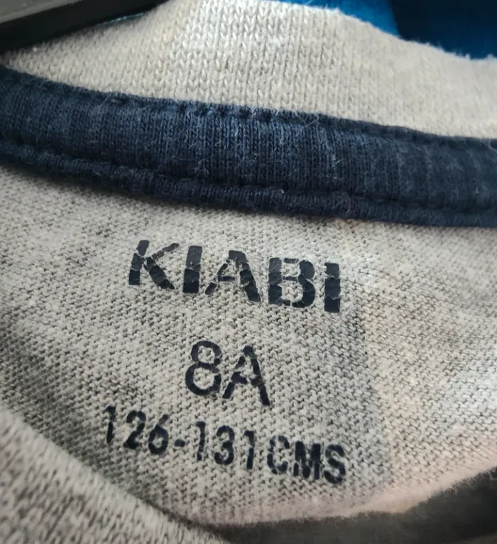 T-shirt gris Kiabi 8 ans - photo numéro 2