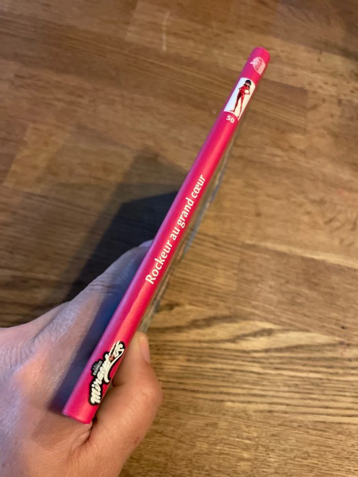 Livre La bibliothèque Rose Miraculous Rockeur au grand cœur Numéro 50 - photo numéro 2