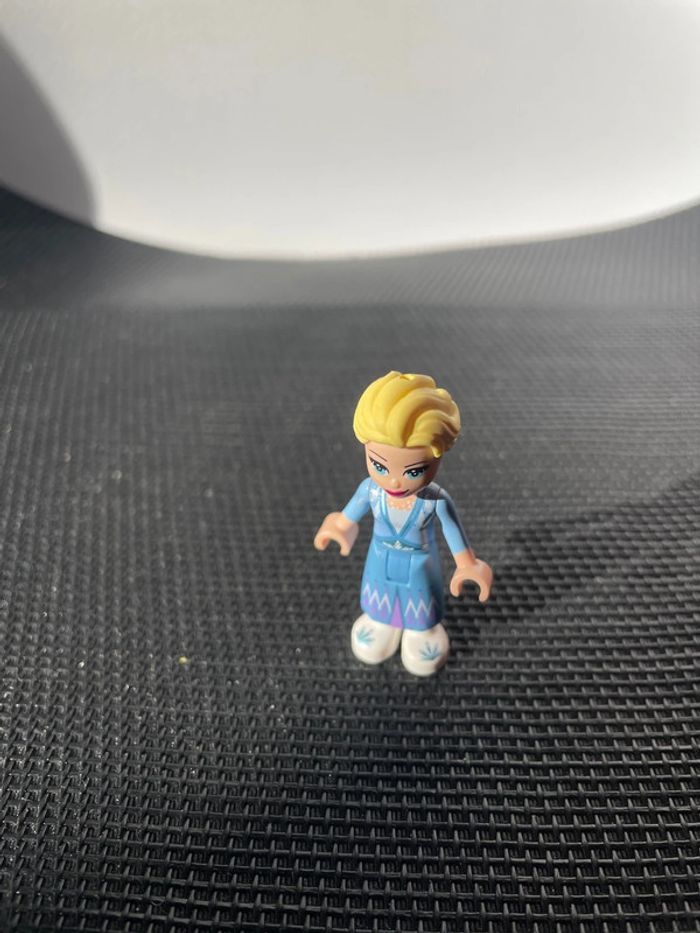 Lego Disney princesses mini figurine Elsa reine des neiges 2 Frozen minifigure lego officiel - photo numéro 4