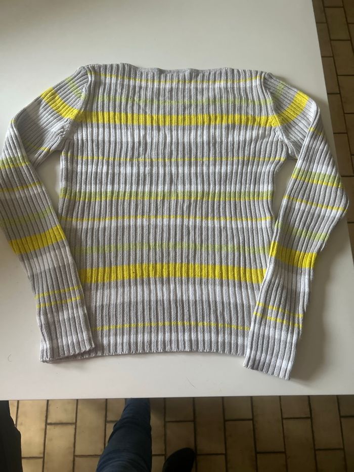 Pull à col rond TRÈS BON ÉTAT pour femme taille 36 couleurs gris et jaune - photo numéro 6