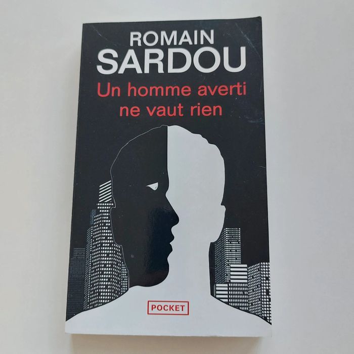 Livre - Un homme averti ne vaut rien