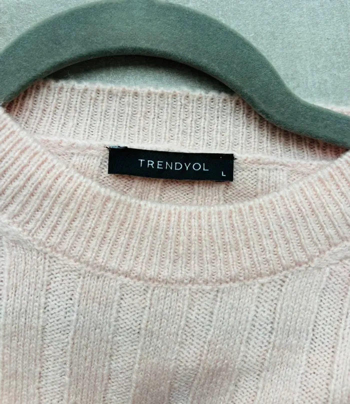 Magnifique pull rose pale côtelé Trendyol L neuf - photo numéro 3