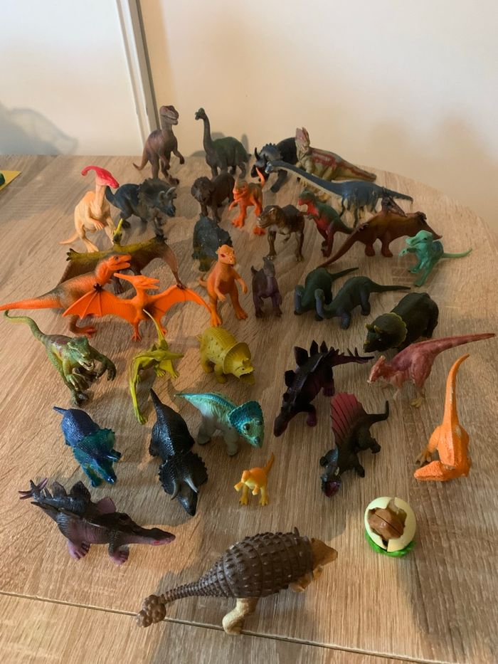 Lot de 36 dinosaures
