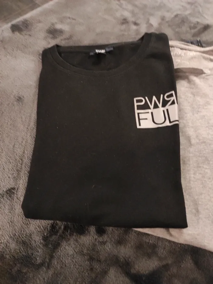 Lot de 5 T-shirt et pantalon homme taille XS - photo numéro 3