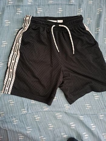 Short noir converse
