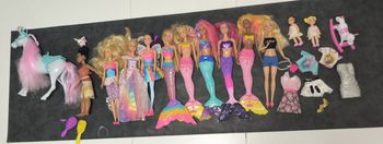 Lot de poupées Barbie