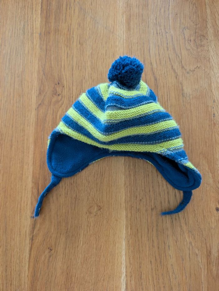 Bonnet 6-12 mois avec attache sous le cou - photo numéro 2