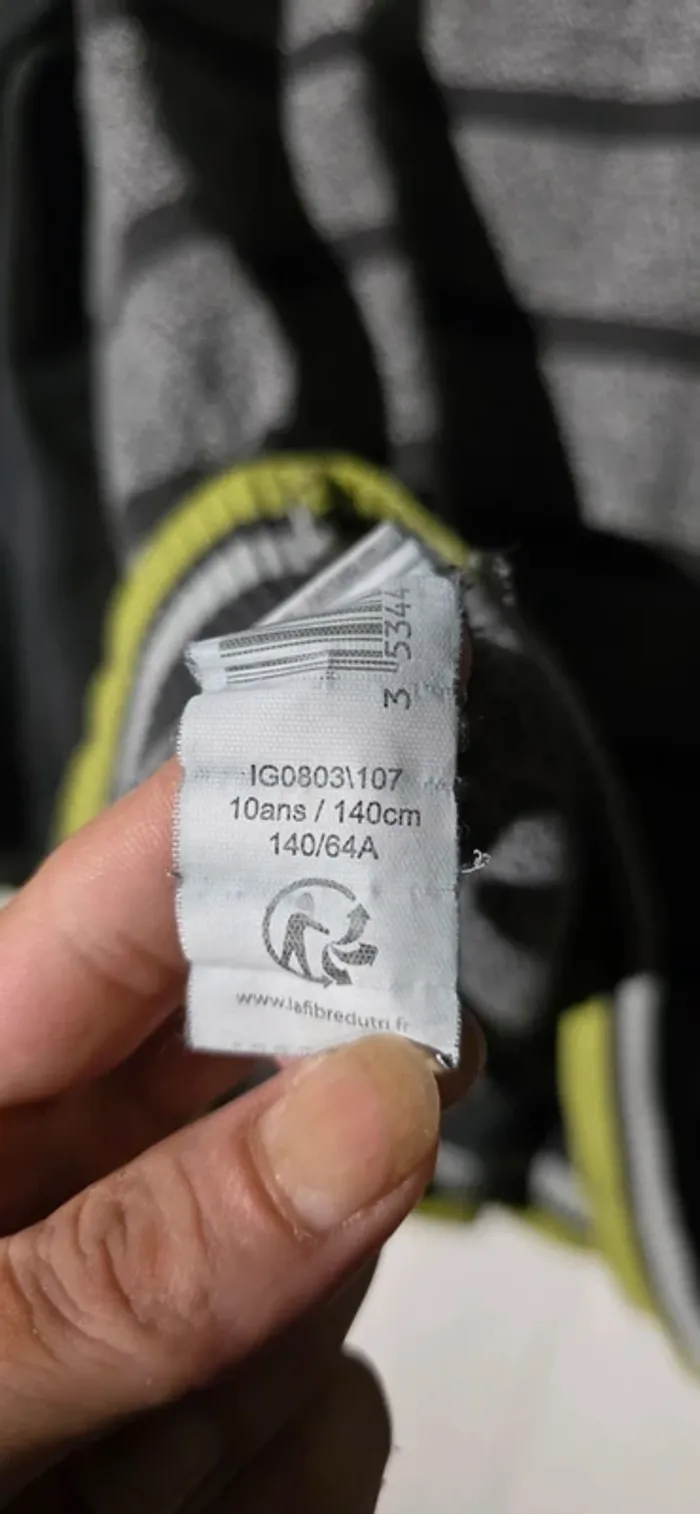 Gilet zippé 10ans 140cm - photo numéro 5
