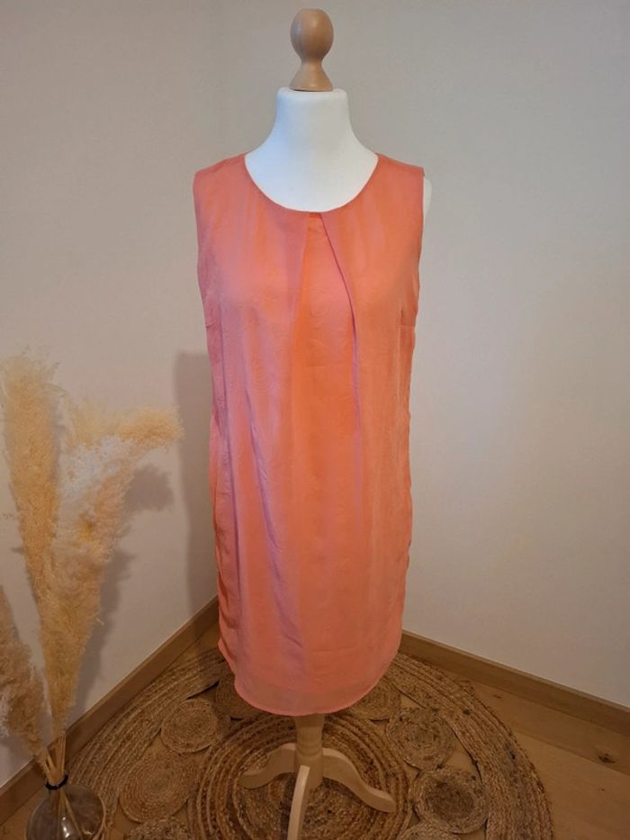 Robe fluide à motifs rose/corail LC Waikiki taille M 38 - photo numéro 2