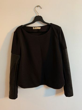 Pull noir