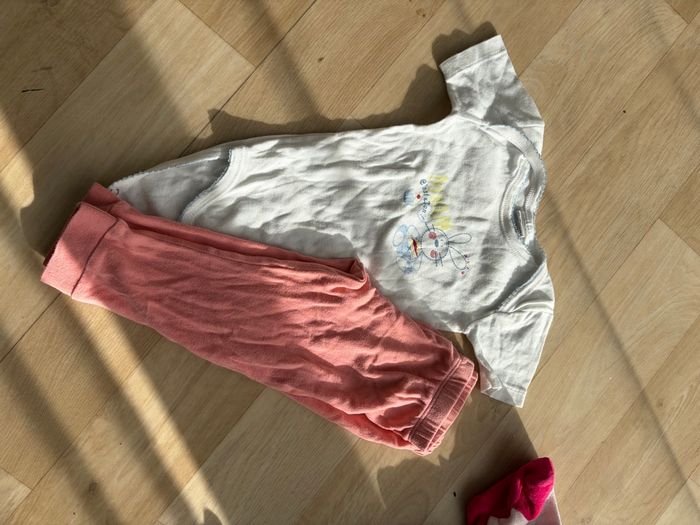 Lot vêtement fille 9 mois - photo numéro 4