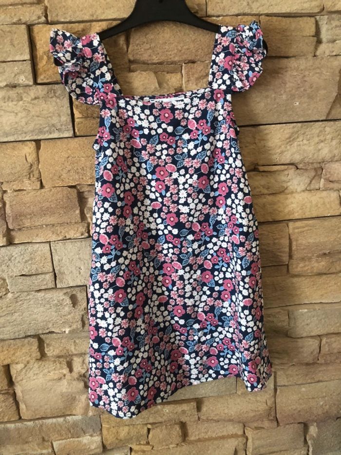 Jolie robe légère 3-4 ans