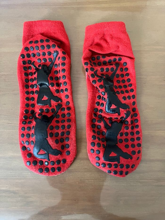 Chaussettes rouges antidérapantes Taille L 34/36 - photo numéro 2