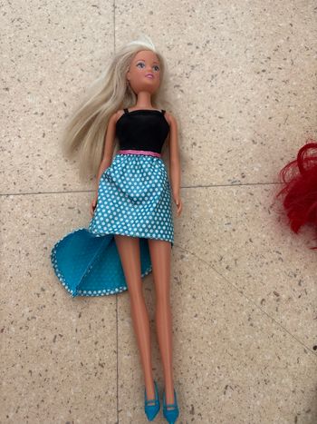 Poupée barbie cheveux blond 