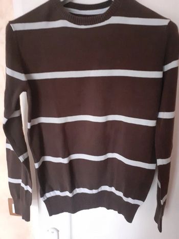 Joli pull mi-saison chocolat et bleu