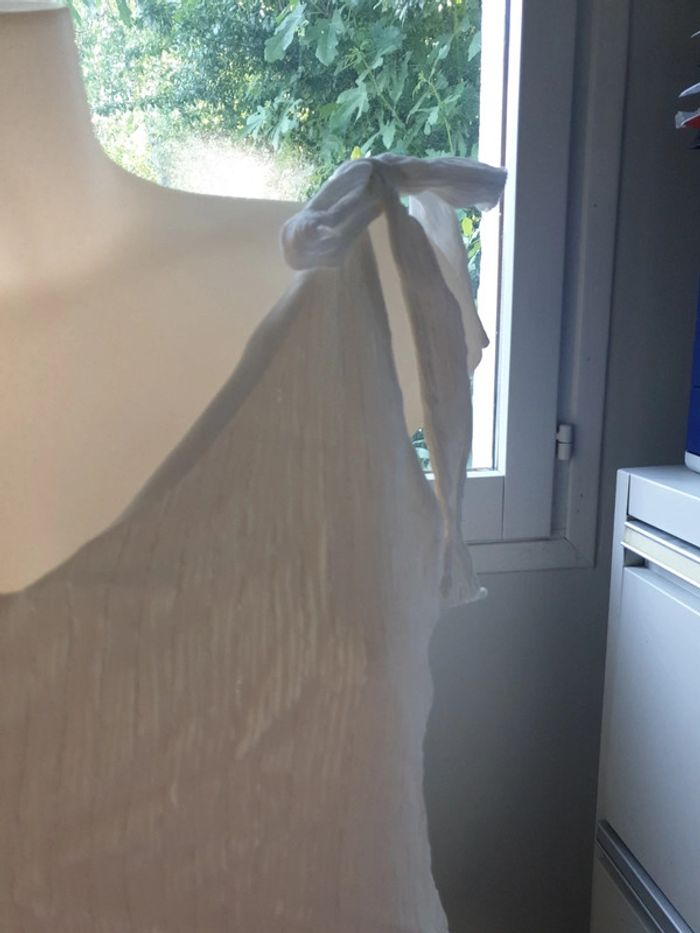 Haut leger blanc et argent 40 - photo numéro 4