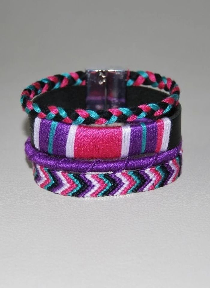 Manchette brésilienne multi-rangs rose violet