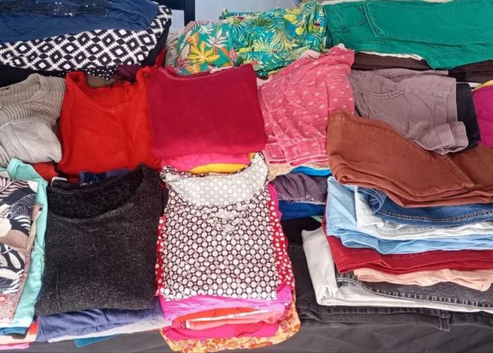 Énorme lot de vêtements 1 € la pièce du 36 au 46 - photo numéro 2