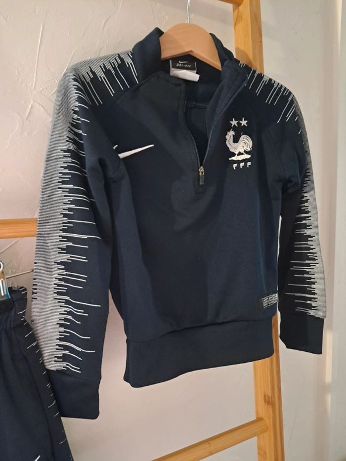 Ensemble équipe de France 🌟 🌟 Nike 3 ans état satisfaisant - photo numéro 2