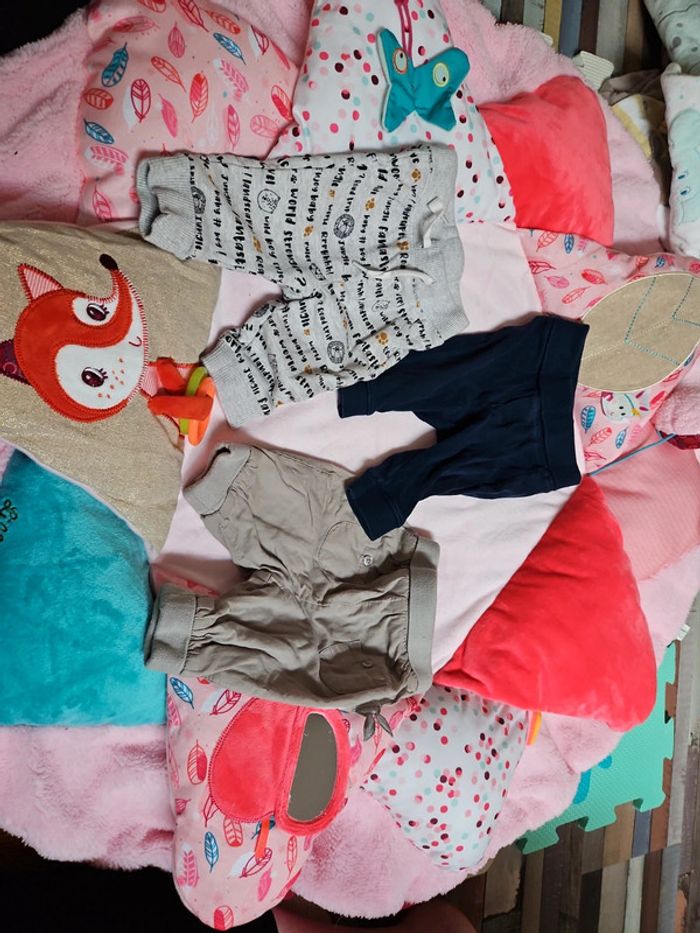 Lot 3 joggings 1 mois - photo numéro 2