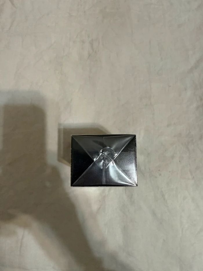 Neuf avec étiquette·Yves Saint Laurent - photo numéro 4