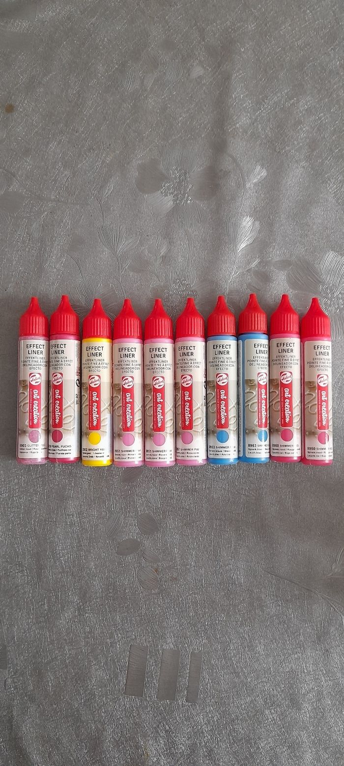 10 tubes de peinture