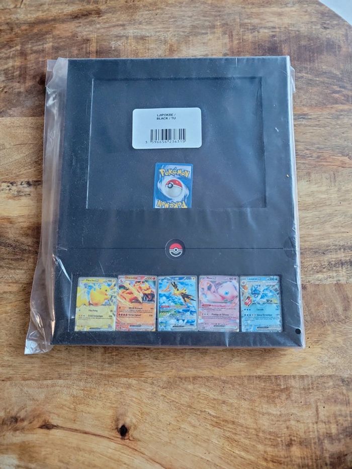 Bonnet pokemon celio avec carte édition spéciale collection