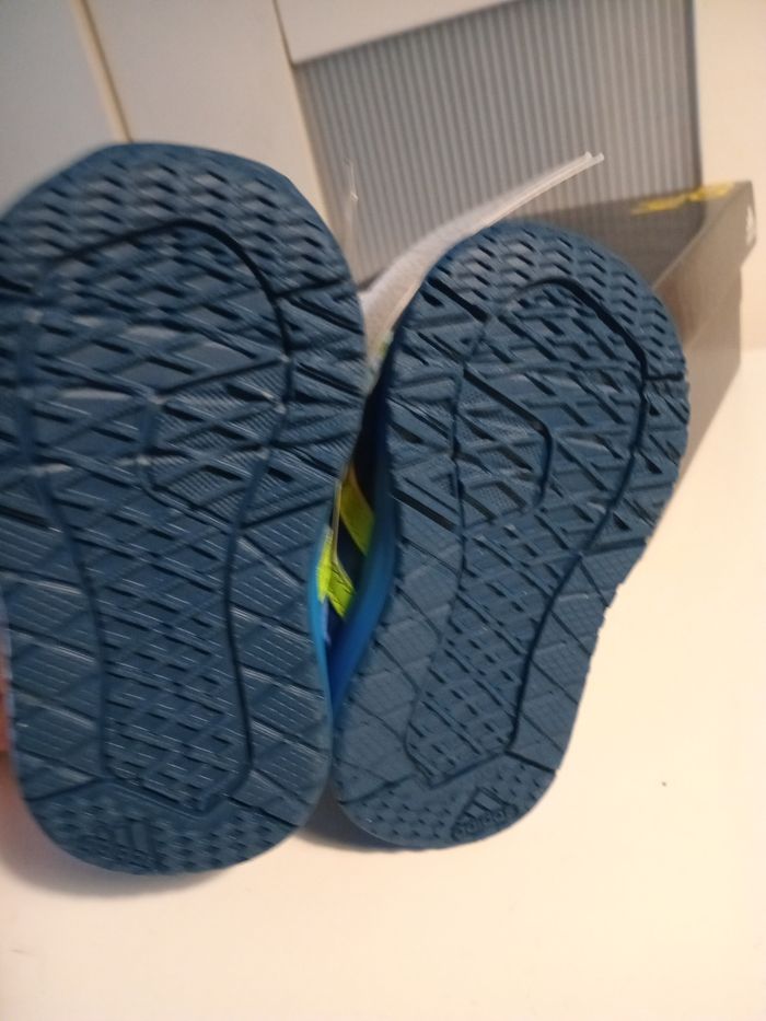 Basket adidas p19 neuf - photo numéro 4