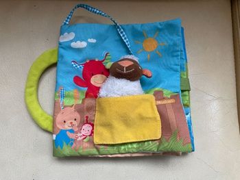 Livre d'activité bébé en tissus mouton Tuck - Minimitoys