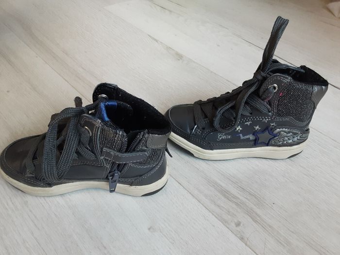 Chaussures fille montantes grises Géox pointure 24 - photo numéro 2