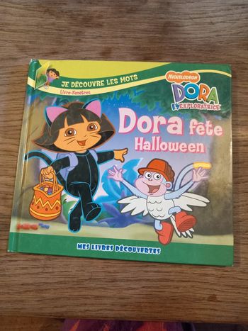 Livre Dora fête Halloween
