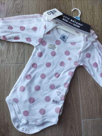 Lot 3 bodies manches longues Petit Bateau 6 mois