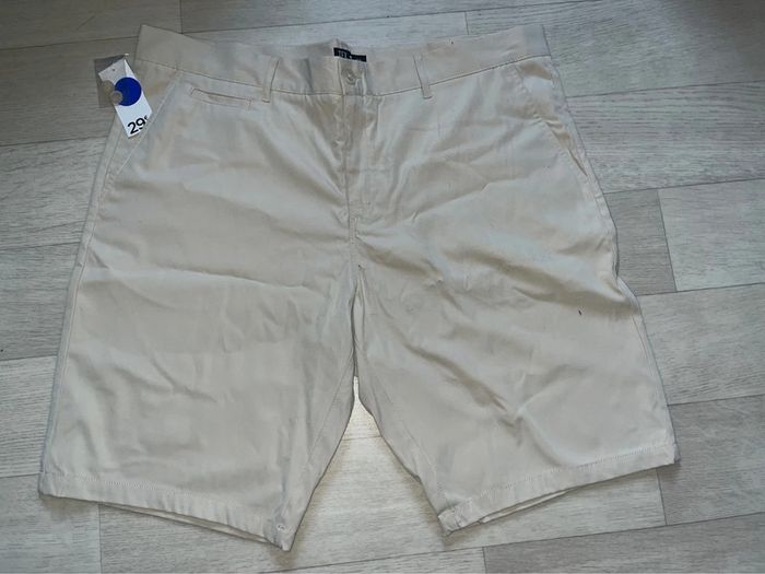 Très beau short chino pour homme