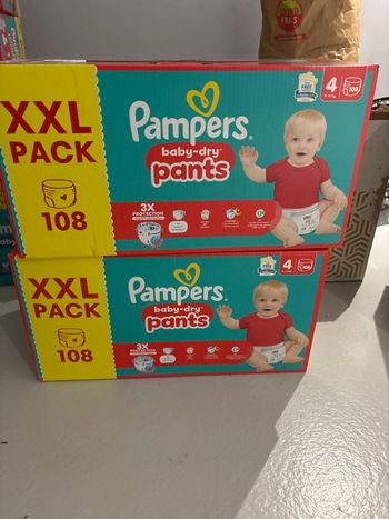 2 paquets de Pampers pants taille 4 XXL