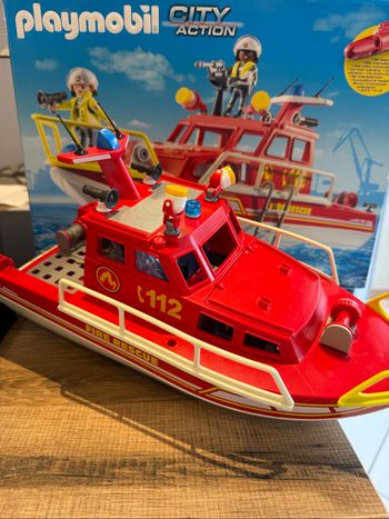 Bateau playmobil pompier