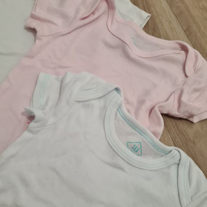Lot de 5 bodys manches courtes 18 mois tex - photo numéro 2