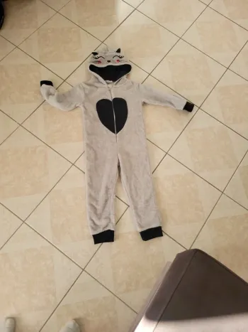 Combinaison  pyjama taille 4 ans