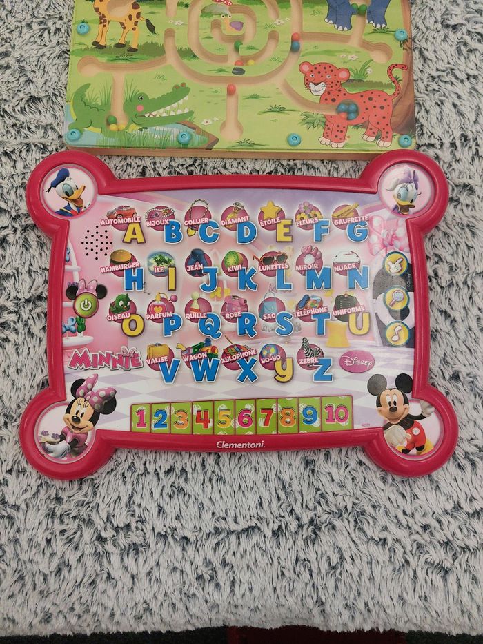 Tablettes Clementoni et jeu d'adresse - photo numéro 3