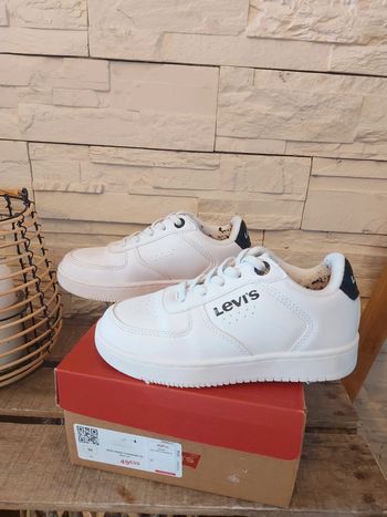 Basket blanche levi's P30 très bon état