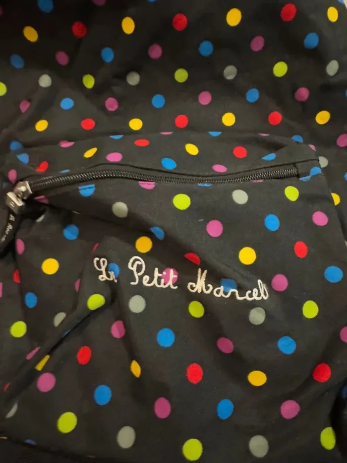 Sac à dos multicolore Le petit marcel, très bon état 30x40cm - photo numéro 2