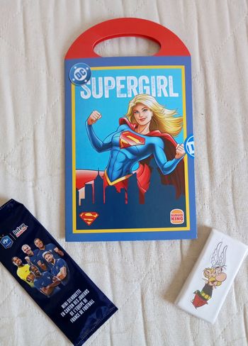 Lot de 3 figurines en carton 