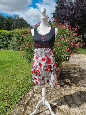 Cache cache robe noire rouge * taille 42 *